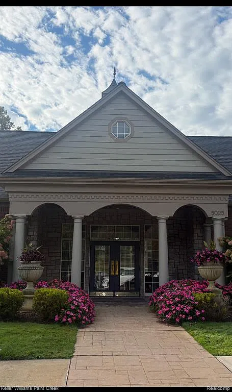 2 bed, 2.0 bath, 1533 sqft, $2,300 — Photo 3