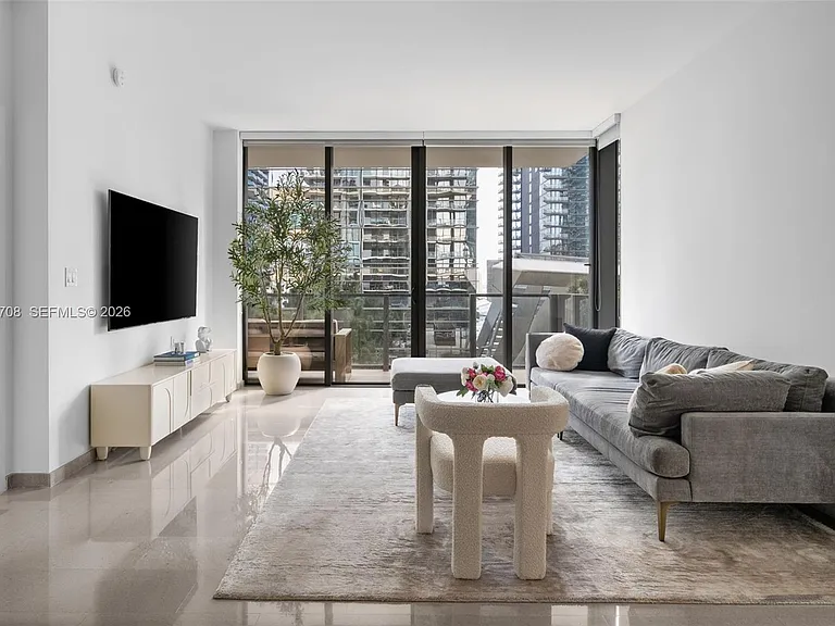 88 SW 7th St #809 — Photo 3