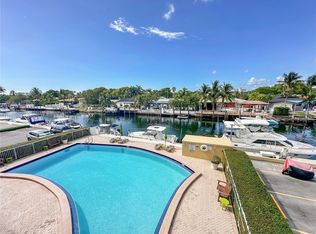2000 NE 135th St APT 305, North Miami, FL 33181