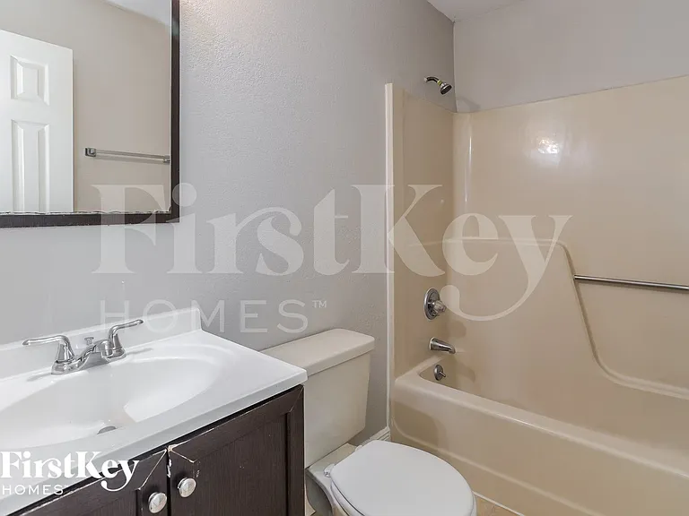 114 Keith Ct — Photo 13