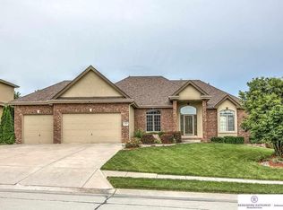 19712 Jacobs St, Omaha, NE 68135