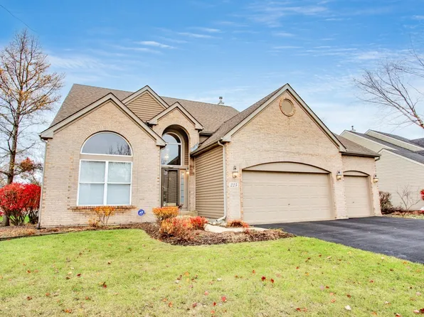 225 Remington Dr, Bartlett, IL 60103
