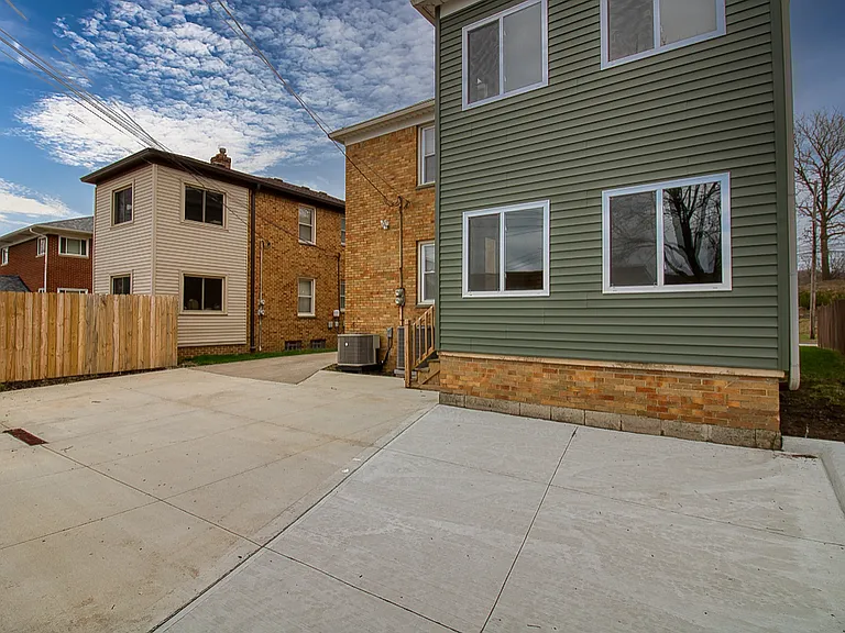 6342 W 54th St #1 — Photo 25