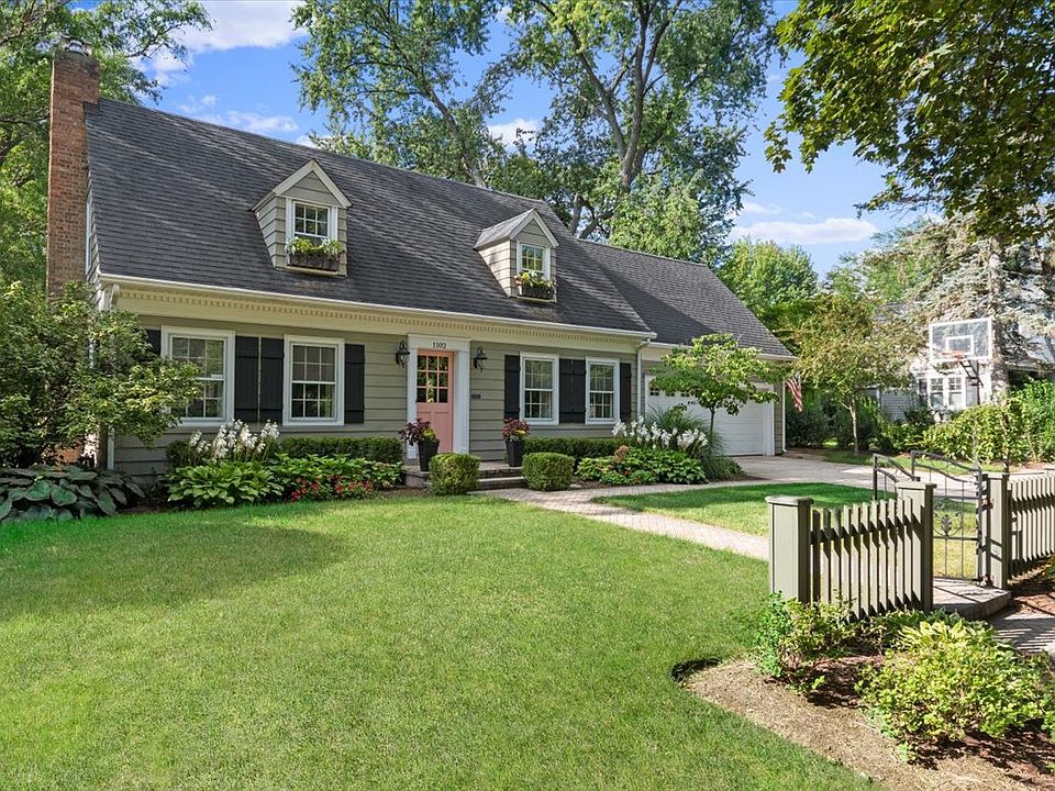 1102 James St, Geneva, IL 60134 Zillow