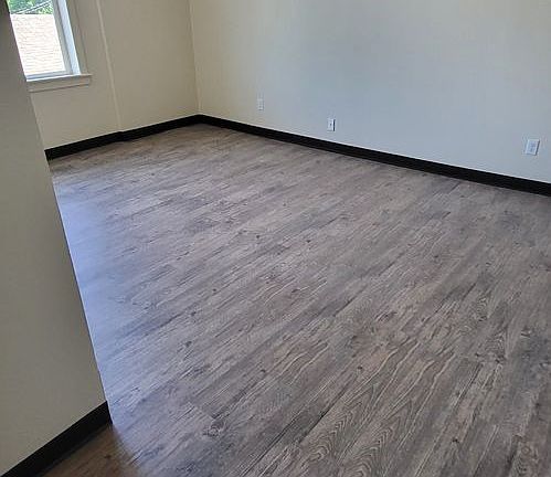 2nd image of 142 N Main St #A
