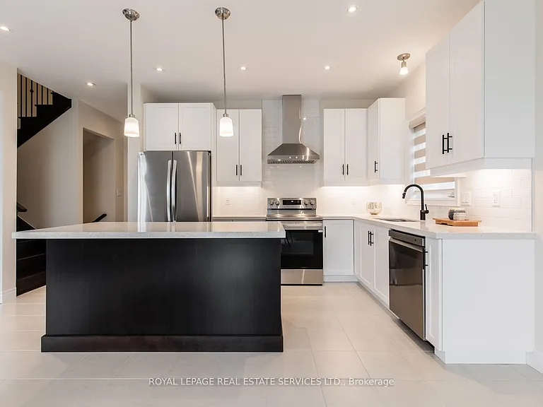 42 Beachwalk Cres — Photo 13