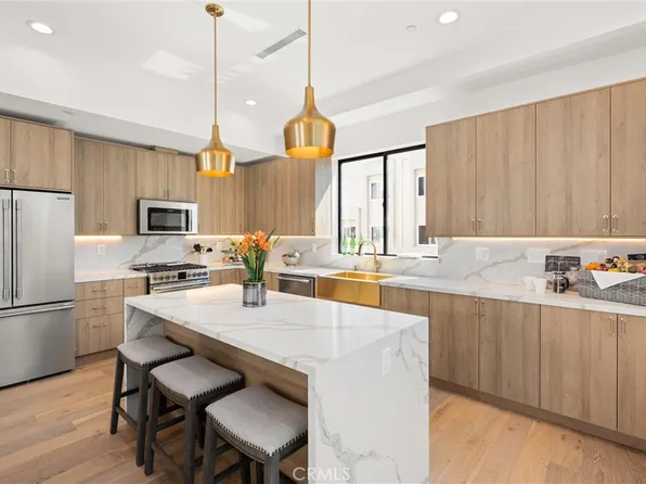 6507 N Contour Ln, North Hollywood, CA 91606