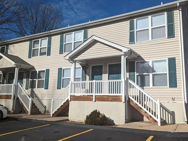 13 Marvin Dr — Photo 1