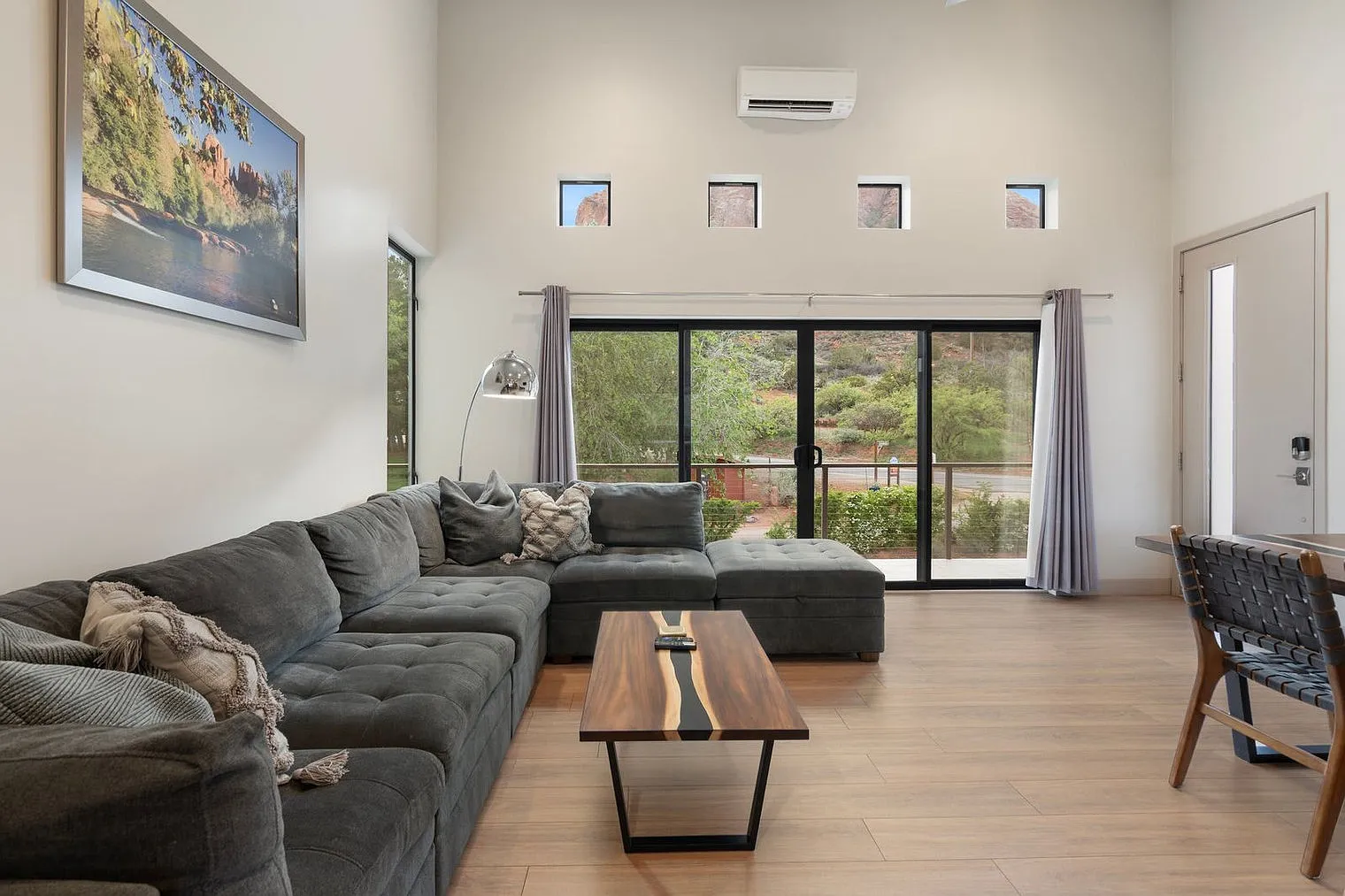 2 bed, 2.0 bath, 990 sqft, $5,904 — Photo 1