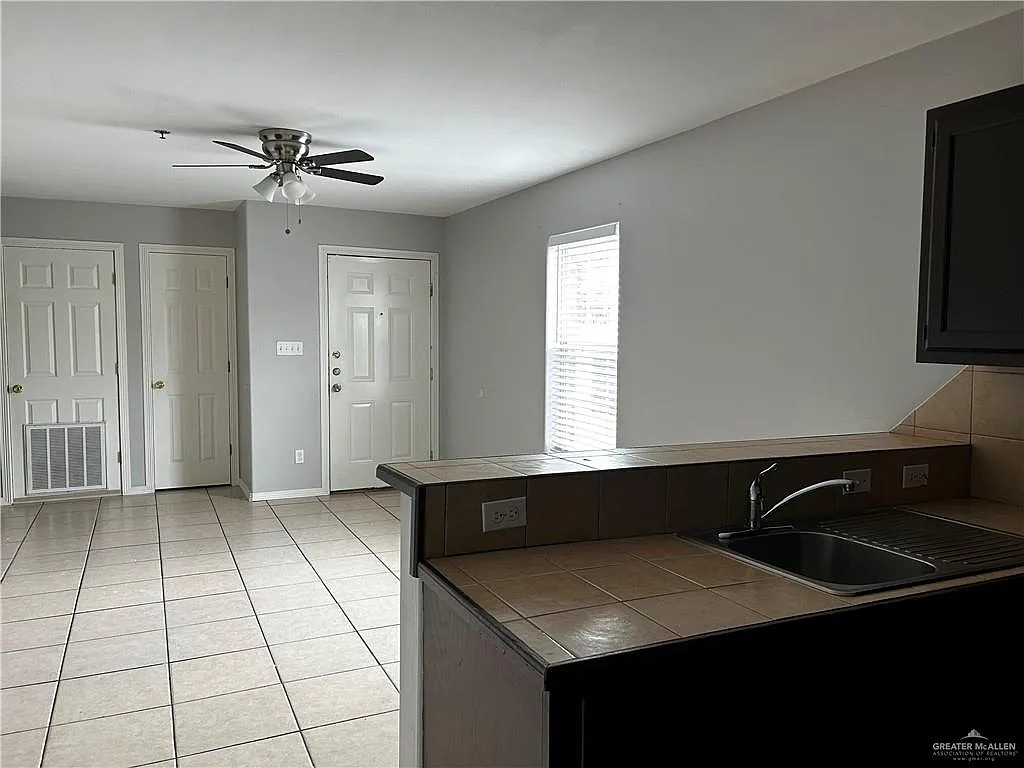 2 bed, 2.0 bath, 1000 sqft, $800 — Photo 3