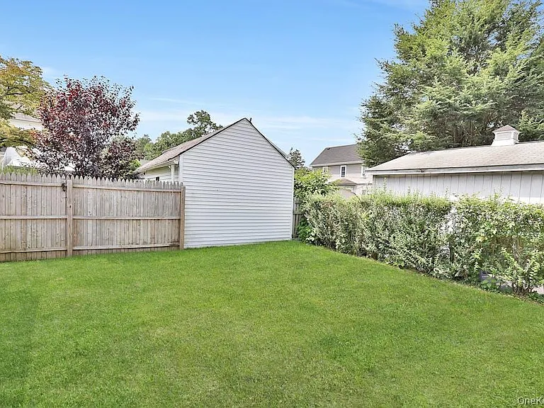 747 Pelhamdale Ave #1 — Photo 20