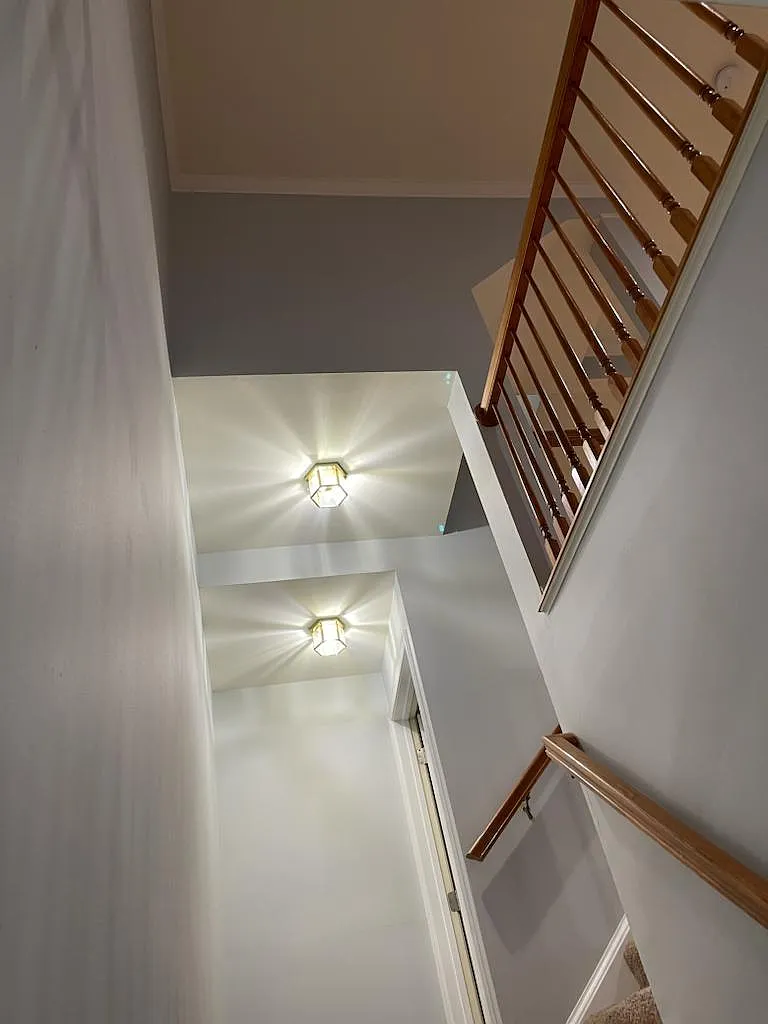 4 bed, 3.5 bath, 2350 sqft, $3,400 — Photo 3