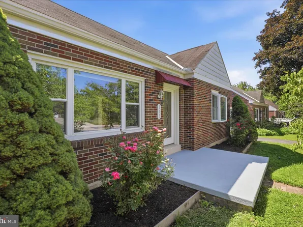 113 Penn Ave, Ephrata, PA 17522