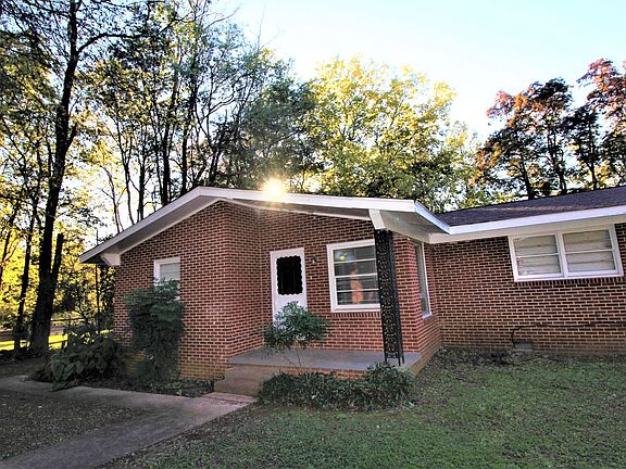 2nd image of 2733 Clayton Dr NW #B