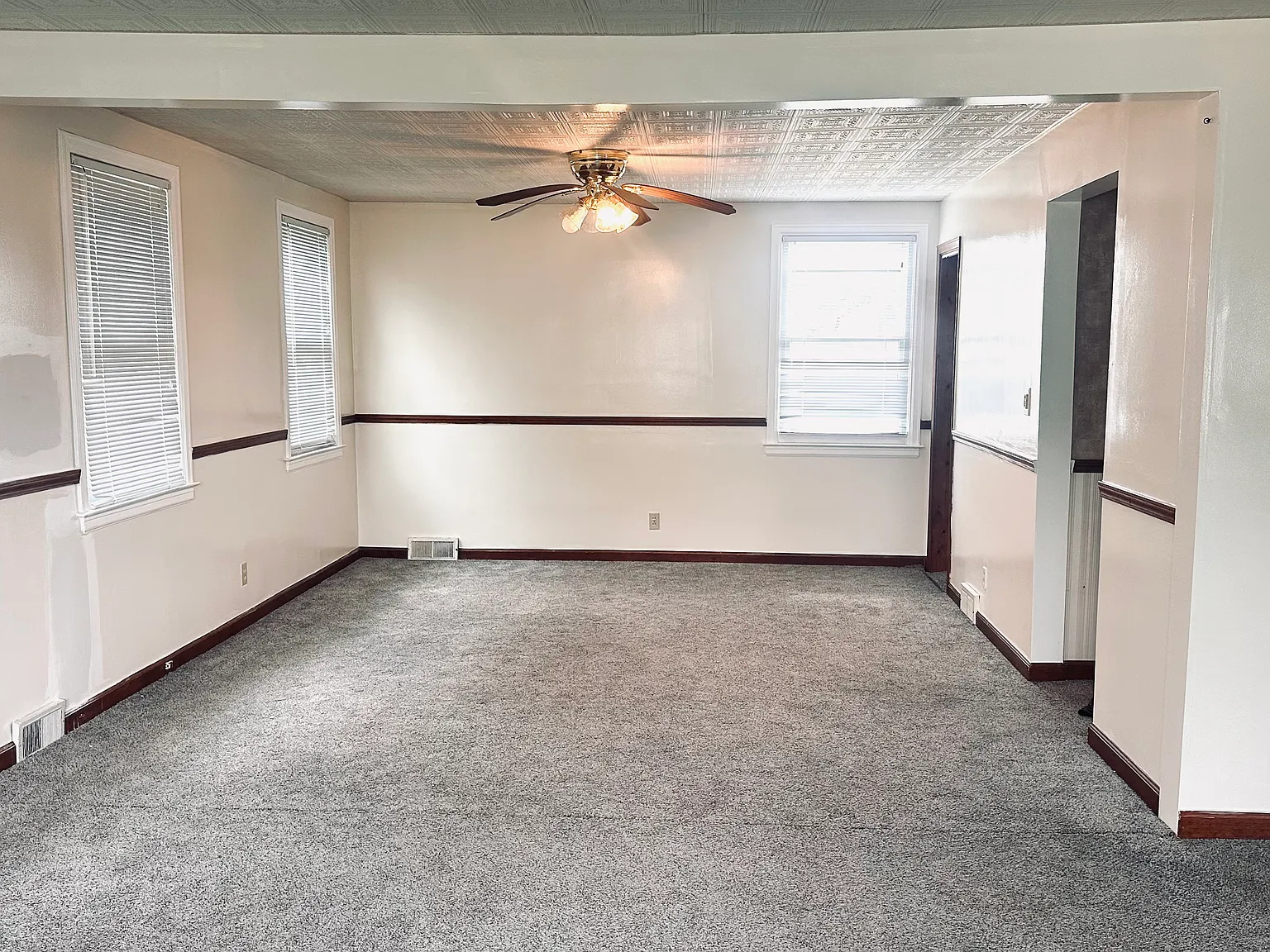 4 bed, 1794 sqft, $2,200 — Photo 4