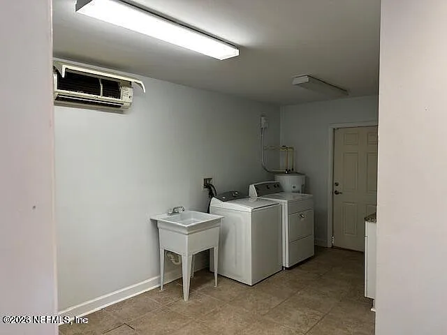 1012 N 6th Ave — Photo 17