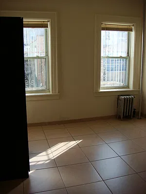 Rented by Avanguard Realty Corp | media 3