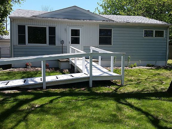 3rd image of 69119 Elaine Dr