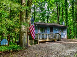 8105 Autumn Rd SW, Bowerston, OH 44695