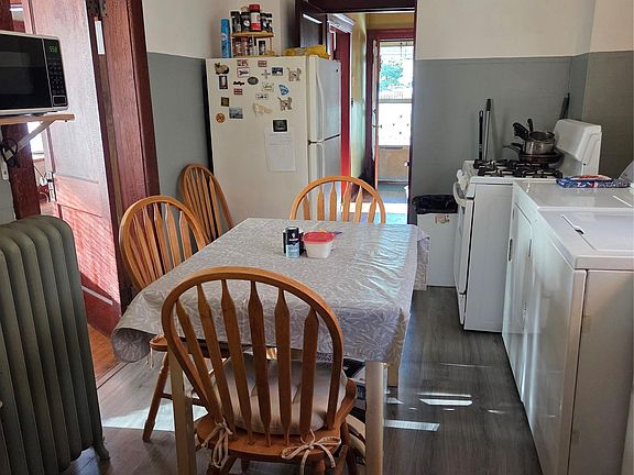 3rd image of 423 3rd Street