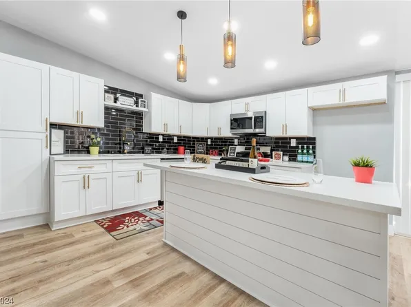 1660 Izabella Ave, Las Vegas, NV 89169