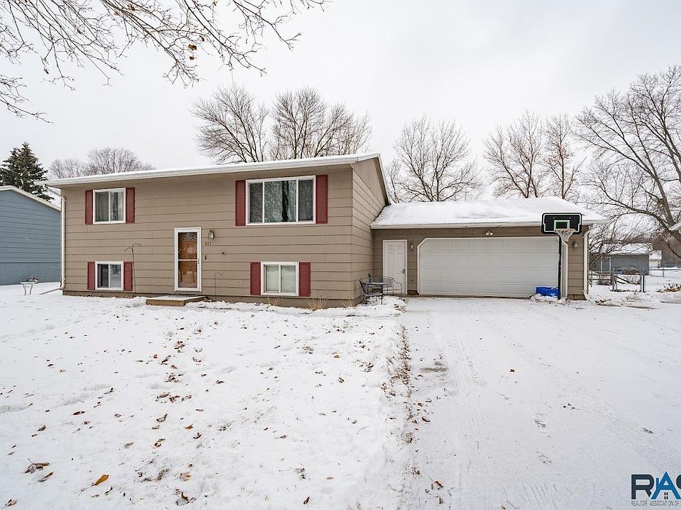 821 S Lakota Ave, Brandon, SD 57005 Zillow