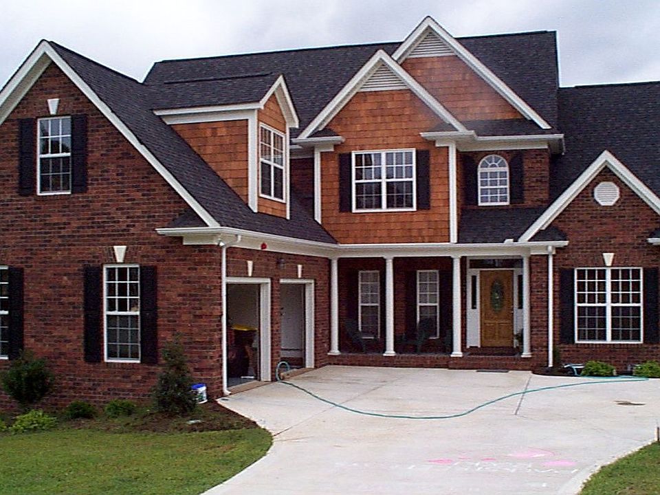 1st image of 184 Eaglecrest Dr