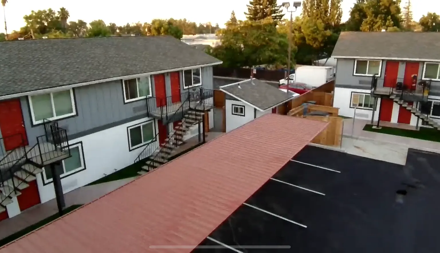 Redwood Garden Apartments — Photo 1