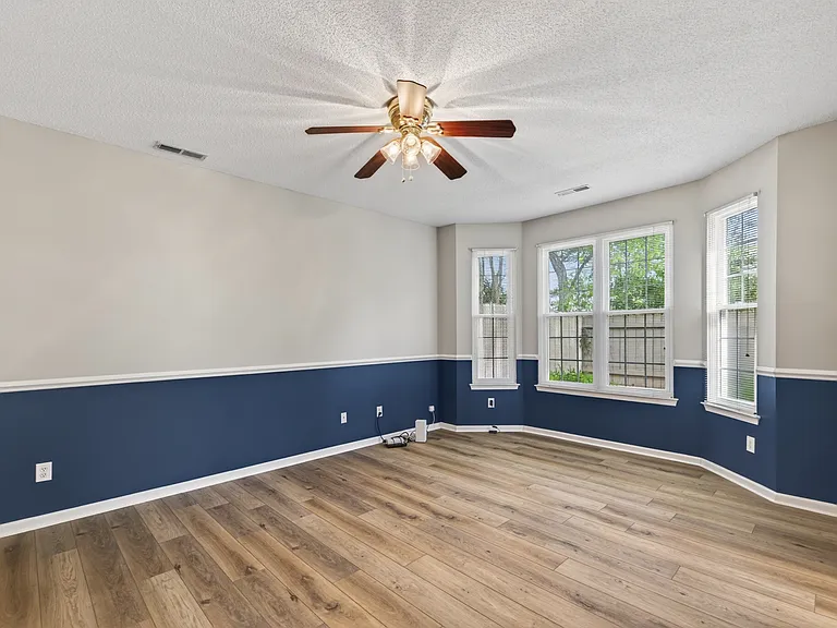 1537 Tallwood Cir — Photo 33