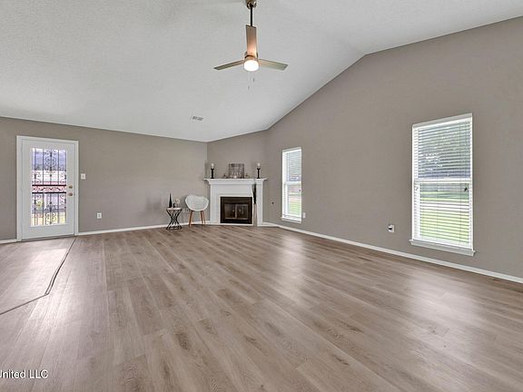 3rd image of 10326 Amanda Dr