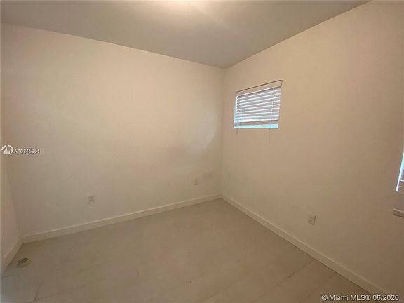 5th image of 740 Meridian Ave #27