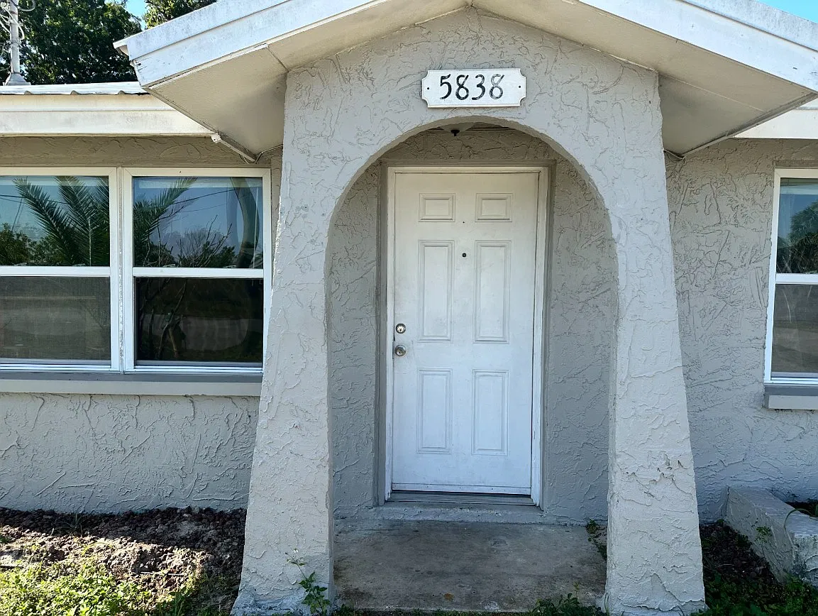 5838 Siesta Ln — Photo 2