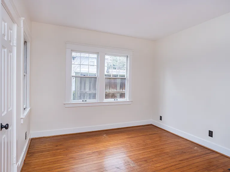 Maple Crest Ct — Photo 12