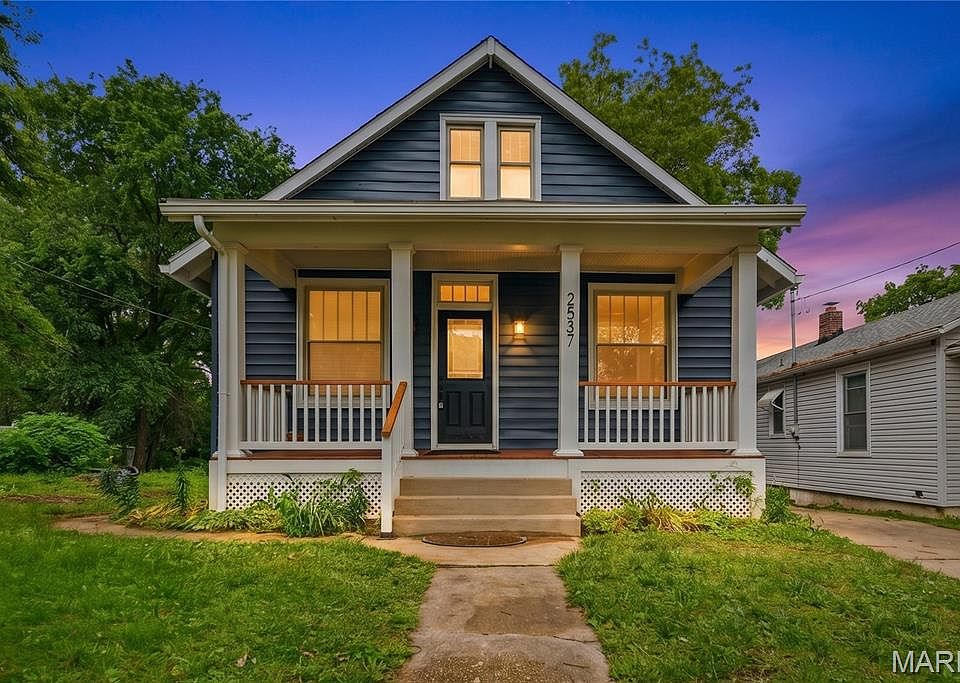 1st image of 2537 Bredell Ave