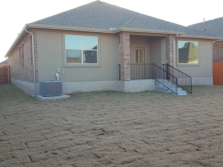 16428 Vescovo Ln — Photo 7
