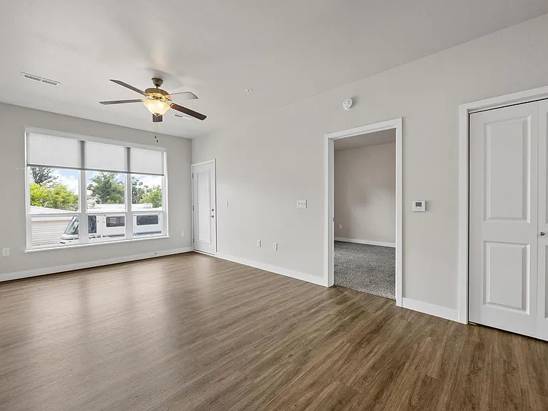 255 Robins Rd — Photo 21