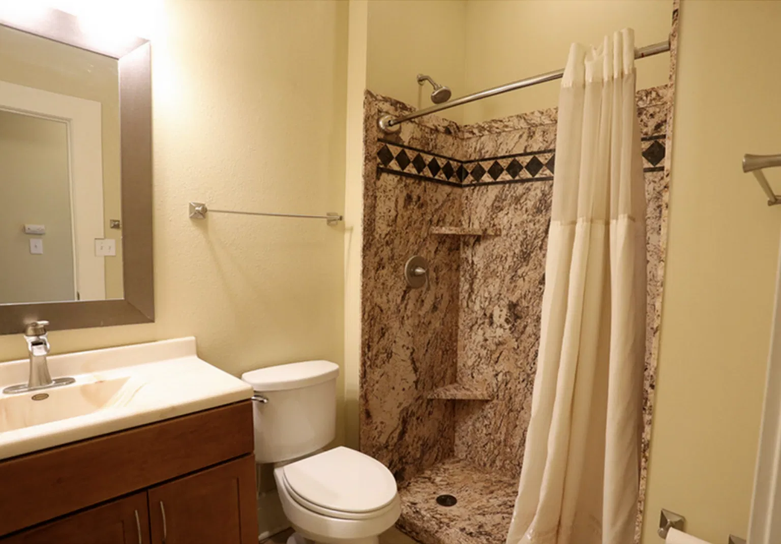 1015 E Broadway — Photo 1
