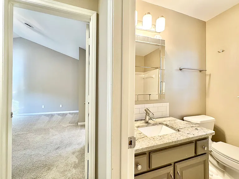 2015 Warwickshire Dr — Photo 15