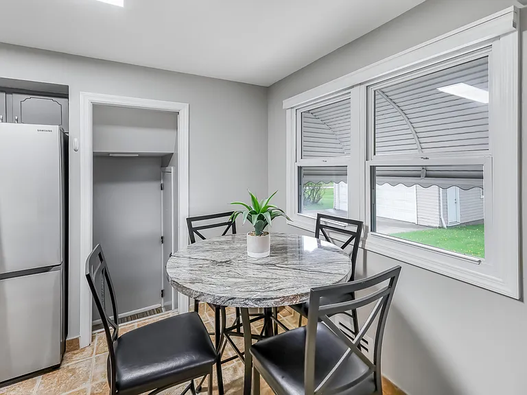 11574 Glamer Dr — Photo 6
