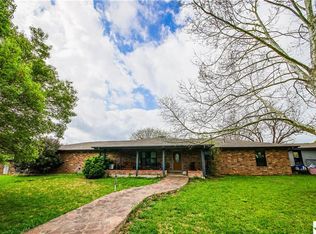 2351 Lakewood Dr, Seguin, TX 78155