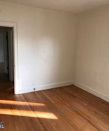 3rd image of 1518 N Leclaire Ave
