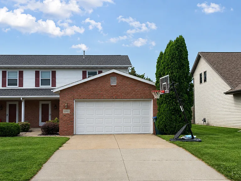 2942 W Hiawatha Dr — Photo 1