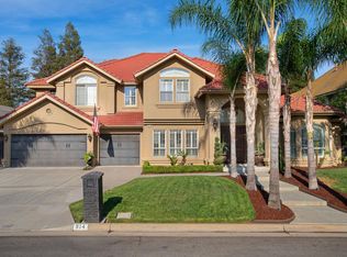 914 E Windsor Cir, Fresno, CA 93720