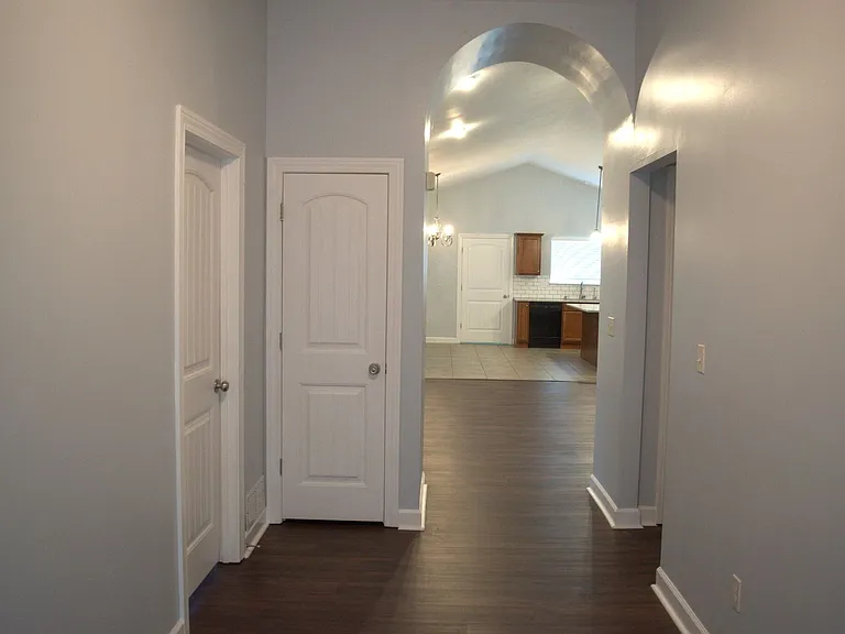 106 Corcoran Dr — Photo 6
