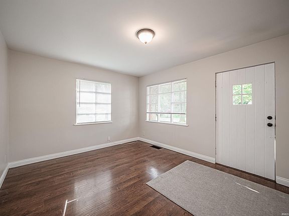 5th image of 7516 Adams Ave