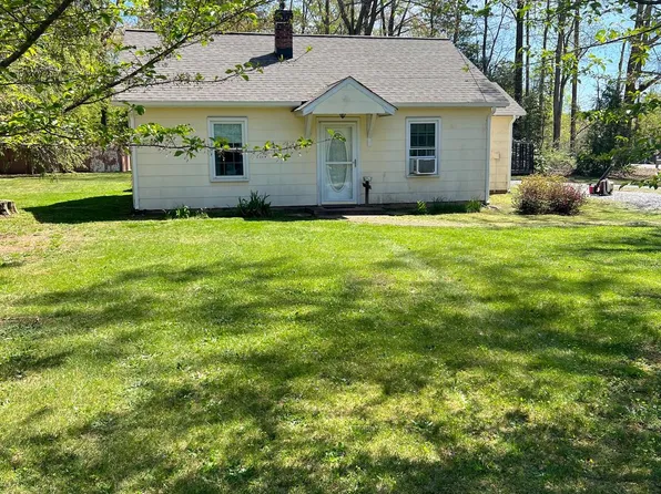 8031 Robert E Lee Dr, Spotsylvania, VA 22551