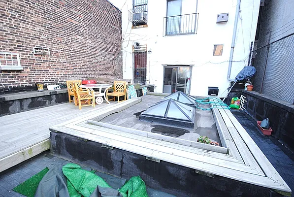 Rented by Bold New York | media 42