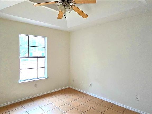 5th image of 1302 Prosperity Dr APT A