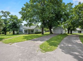 6824 Grimes Mill Rd, Lexington, KY 40515