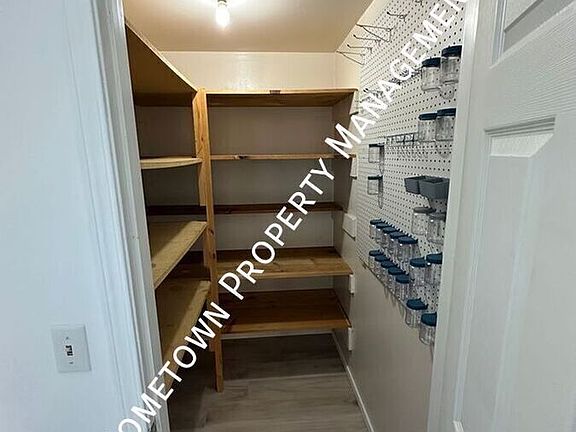5th image of 1235 Stillwell St NE